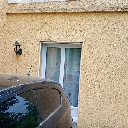 Le Cortal * Las Illas